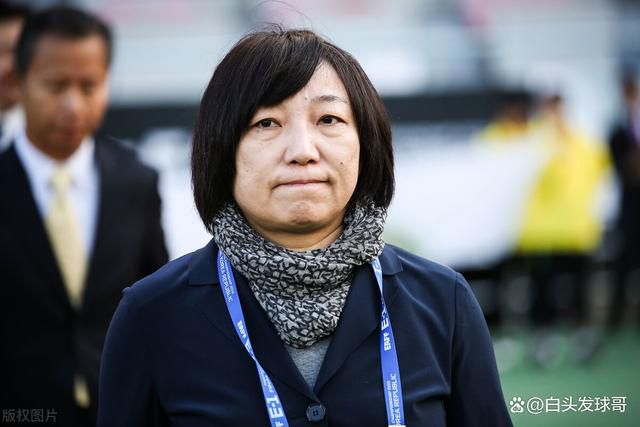 美女扒开尿口捅